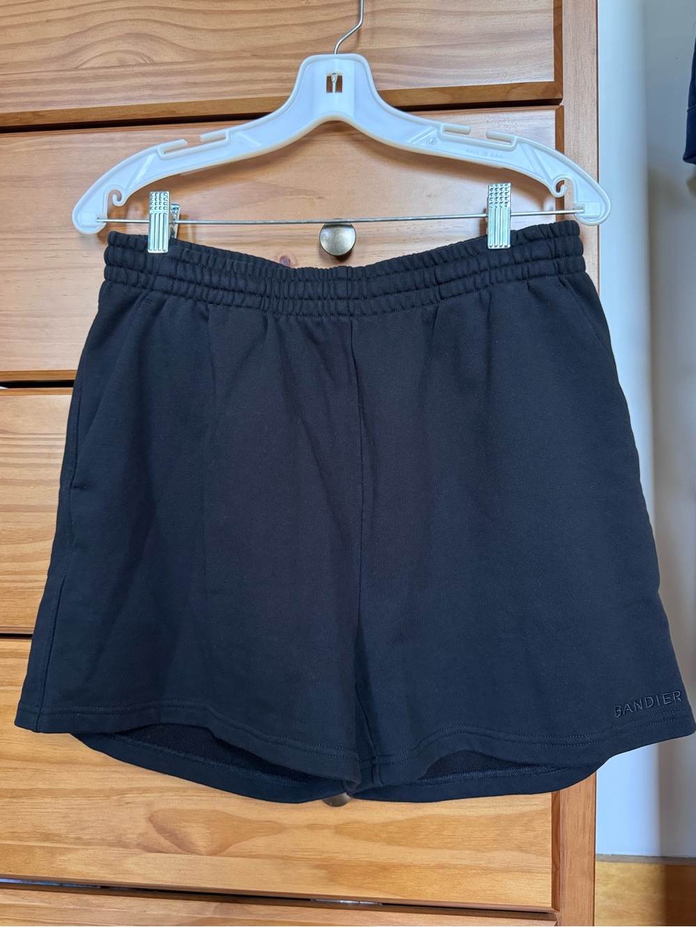 Like New Bandier Women’s sweatshorts black Medium